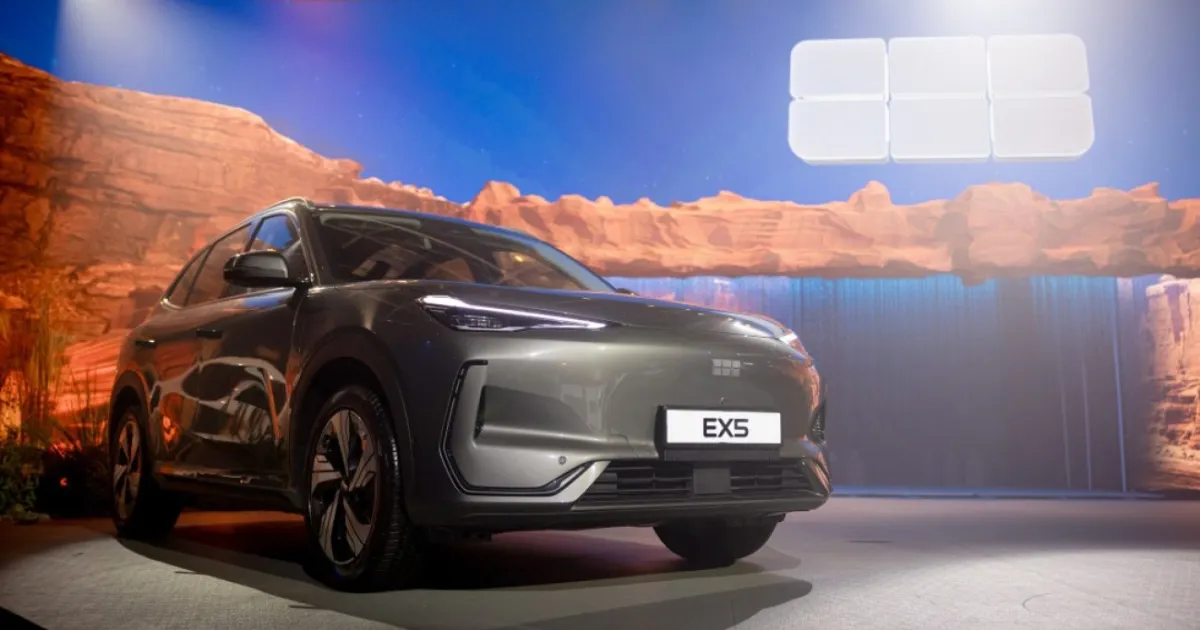 Colman Domingo and Jude Law at amfAR’s Venice Gala