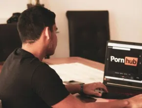Уровень агрессии в онлайн-порно вырос почти втрое за четверть века