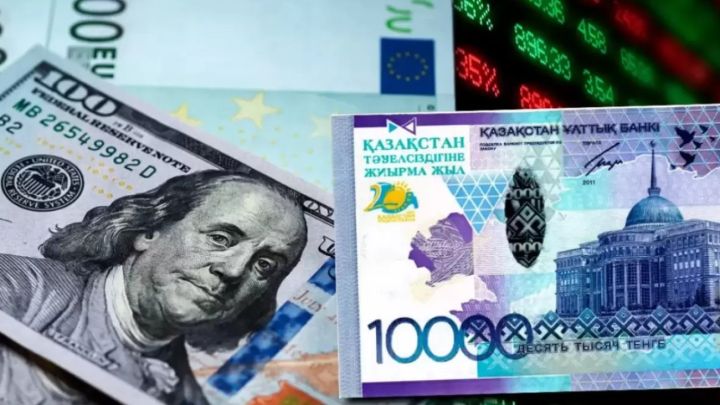 Продажи валюты из Нацфонда за ноябрь составили $600 млн