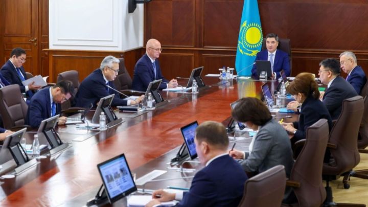 ИИ, наука и 1 000 контрактов: премьер обозначил приоритеты для промышленности