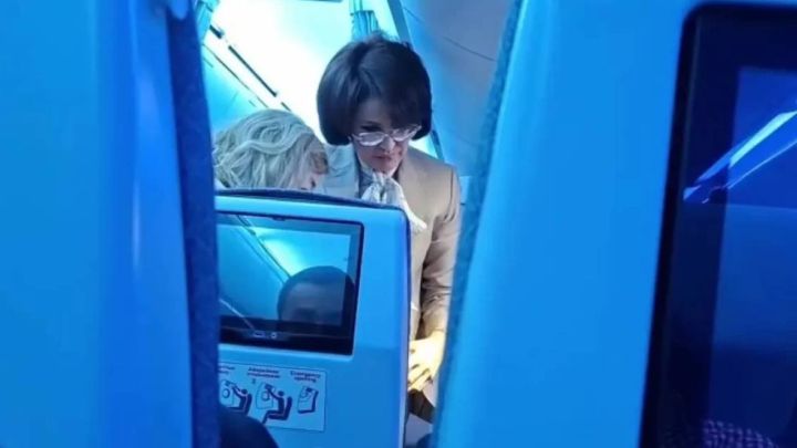 «Не впервые оказываю помощь»: глава Минздрава – о случае в самолете