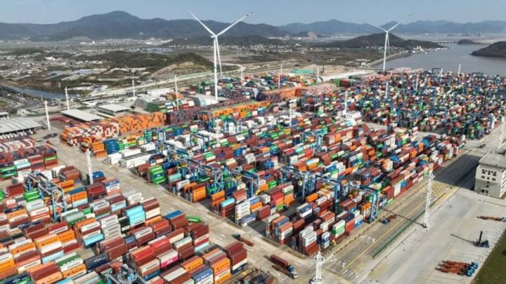Годовой контейнерооборот порта Нинбо-Чжоушань превысил 40 млн TEU