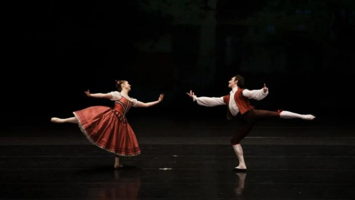 В Астане выступил Королевский театр Дании